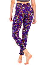 Load image into Gallery viewer, Peach Skin Floral Print Crop Leggings