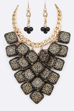 Load image into Gallery viewer, Textured Wooden Beads Statement Necklace Set