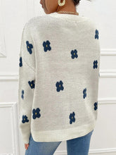 Load image into Gallery viewer, Flower knit sweater