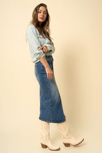 Load image into Gallery viewer, CROSSOVER MIDI SKIRT