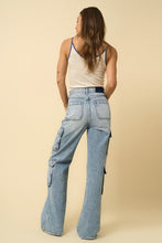 Load image into Gallery viewer, CROSSOVER RELAXED CARGO JEANS