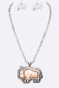 2 Tone Bull Pendant Necklace Set