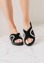 Load image into Gallery viewer, VERA SUMMER COLORFUL SANDALS - FLATS