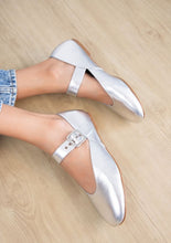 Load image into Gallery viewer, LEVI METALLIC BALLERINA FLAT
