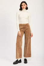 Load image into Gallery viewer, DISTRASSED CORDUROY PANTS