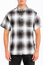 Load image into Gallery viewer, Mens Plaid Short Sleeve Flannel