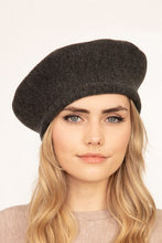 Load image into Gallery viewer, French Girl Fashion Beret