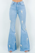 Load image into Gallery viewer, Perla Bell Bottom Jean in Light Wash