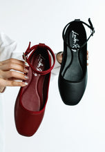 Load image into Gallery viewer, Danseur Ankle Strap Detail Ballet Flats