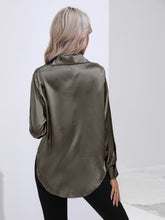 Load image into Gallery viewer, Collared Neck Buttoned Long Sleeve Shirt